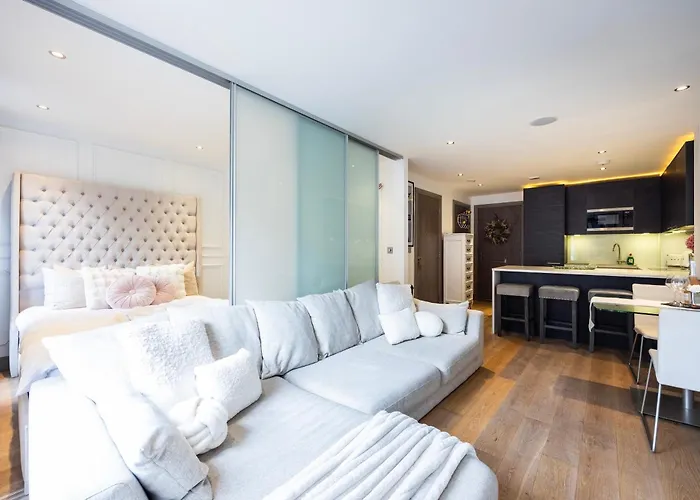 Chelsea Harbour Living